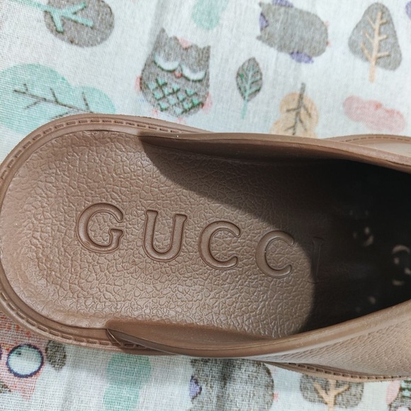 Gucci Leather Slippers - Picture 4 of 12
